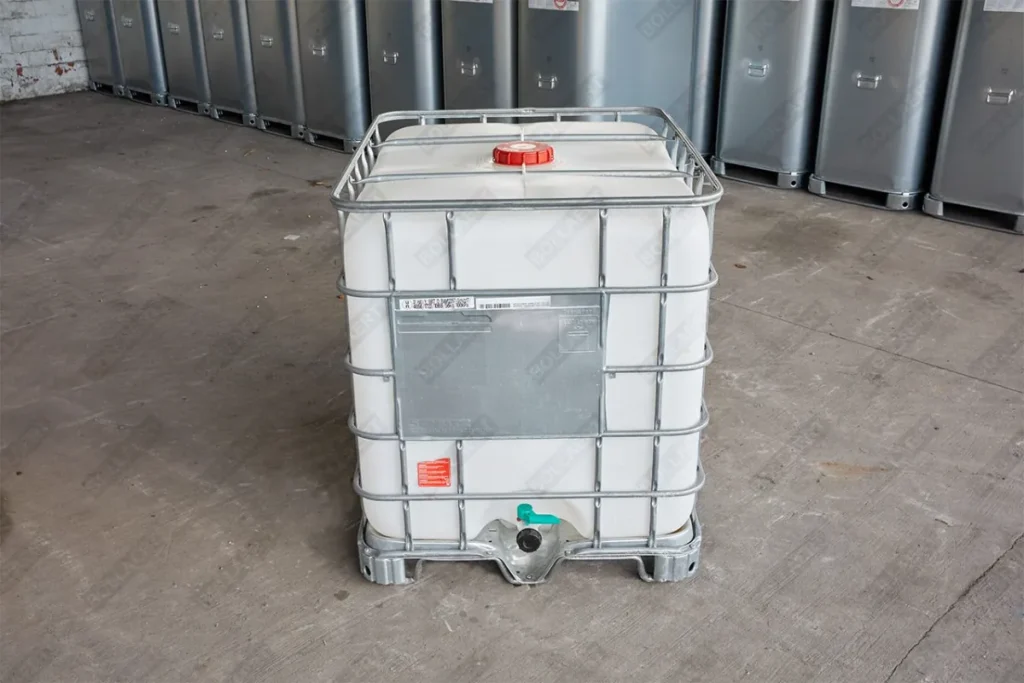 IBC container WIT op metalen of kunststof pallet - professioneel gecleand = watertank 1000 liter