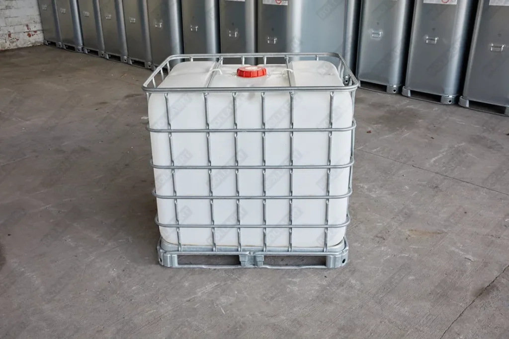 IBC container WIT op metalen of kunststof pallet - professioneel gecleand = watertank 1000 liter