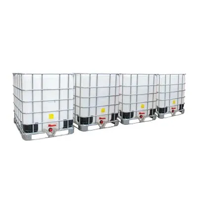 4 gekoppelde IBC containers WIT op metalen of kunststof pallet - professioneel gecleand
