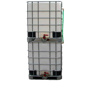 2 gestapelde IBC containers WIT op metalen of kunststof pallet – professioneel gecleand
