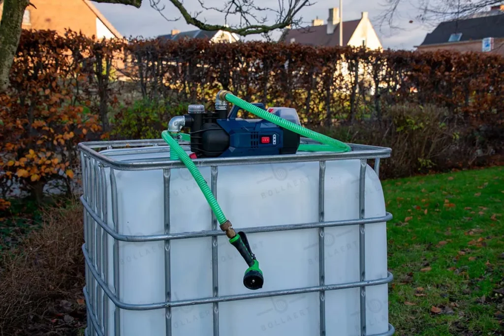 IBC container WIT op metalen of kunststof pallet - met accu pomp - gecleand