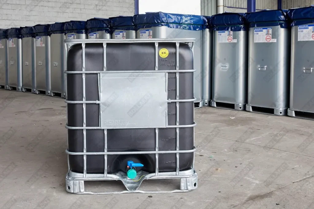 IBC container ZWART op metalen of kunststof pallet - professioneel gecleand
