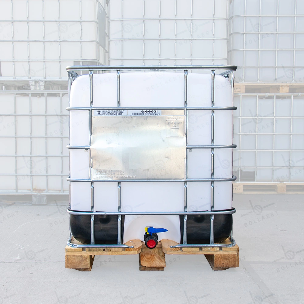 IBC container WIT op houten pallet - professioneel gecleand