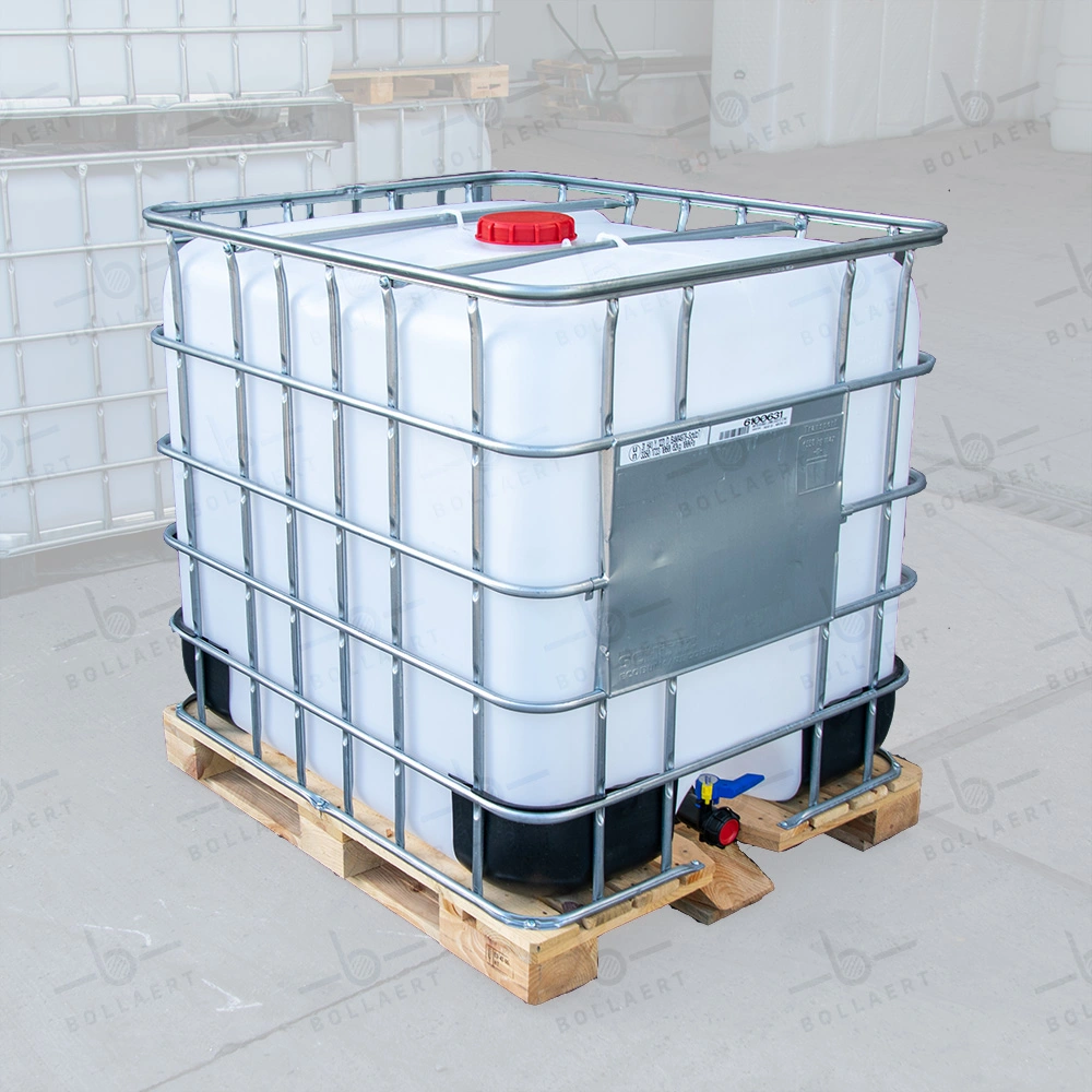 IBC container WIT op houten pallet - professioneel gecleand
