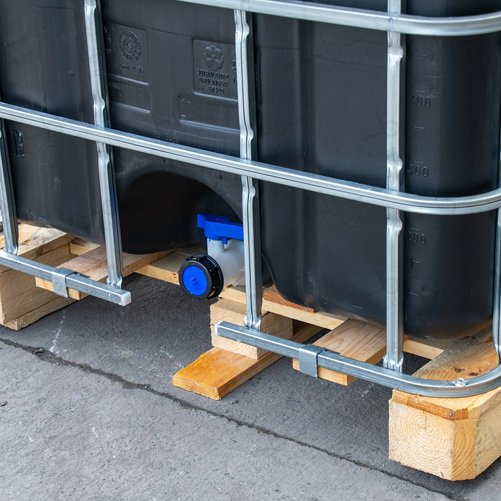 IBC container ZWART op houten pallet - vernieuwd