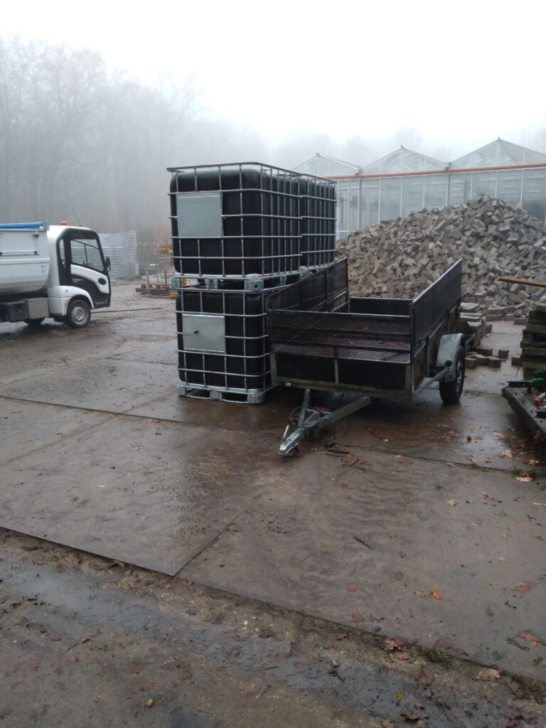 Zwarte IBC containers Lier